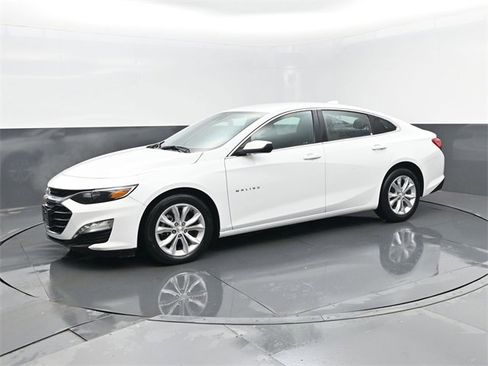Used 2024 Chevrolet Malibu LT image 1