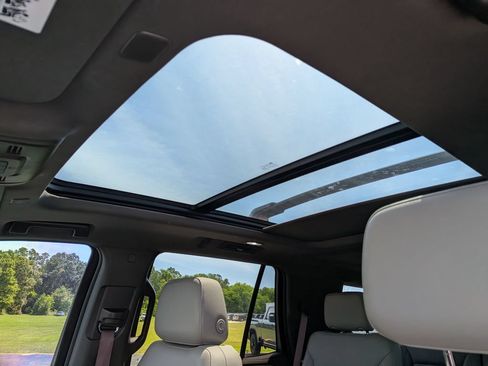 Used 2021 Chevrolet Tahoe Z71 AWD/4WD image 17