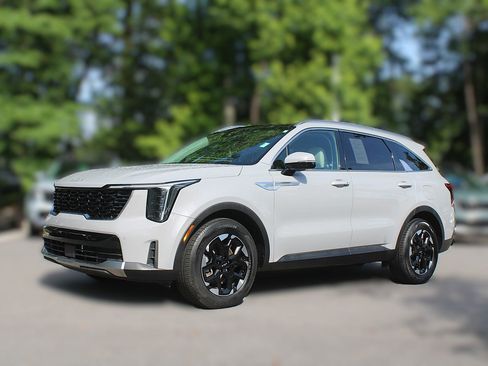 Certified 2024 Kia Sorento S w/ Panoramic Sunroof Package FWD image 3
