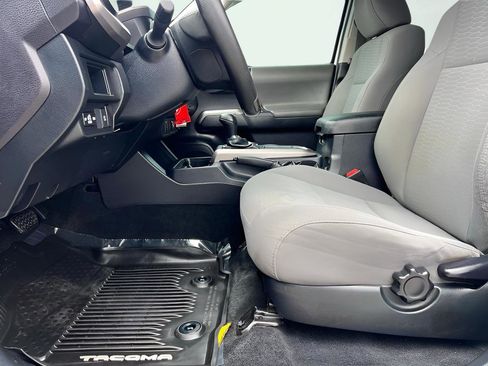 Used 2019 Toyota Tacoma SR5 image 34