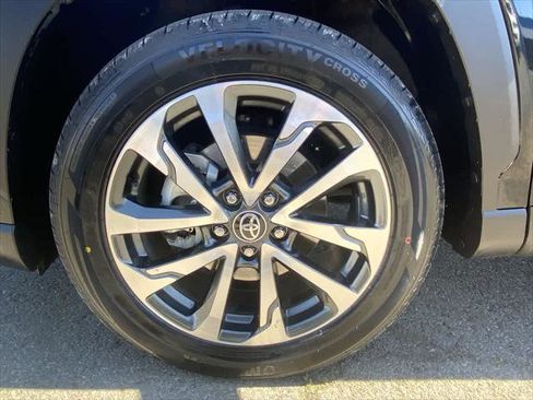 Certified 2022 Toyota Corolla Cross XLE w/ Black Badges Package (TMS) image 10