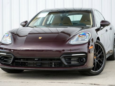 Used 2023 Porsche Panamera 4 Platinum Edition image 3