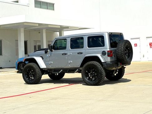 Used 2021 Jeep Wrangler Unlimited Sahara w/ Cold Weather Group AWD/4WD image 5
