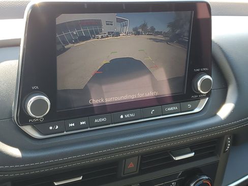 Certified 2022 Nissan Rogue S image 29