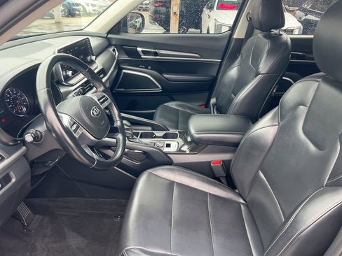 Certified 2020 Kia Telluride S image 4