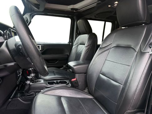 Used 2020 Jeep Wrangler Unlimited Sahara AWD/4WD image 9