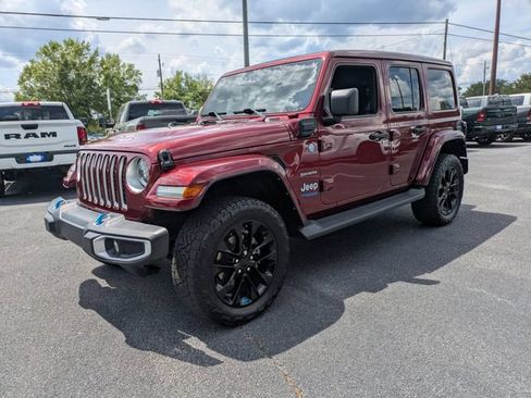 Used 2022 Jeep Wrangler Unlimited Sahara w/ Cold Weather Group AWD/4WD image 8