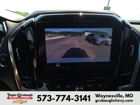 Used 2023 Chevrolet Traverse LT FWD image 22