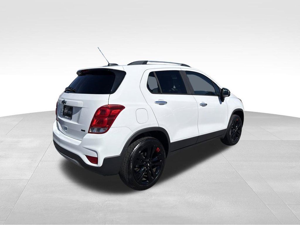Used 2018 Chevrolet Trax LT w/ Redline Edition AWD/4WD image 6