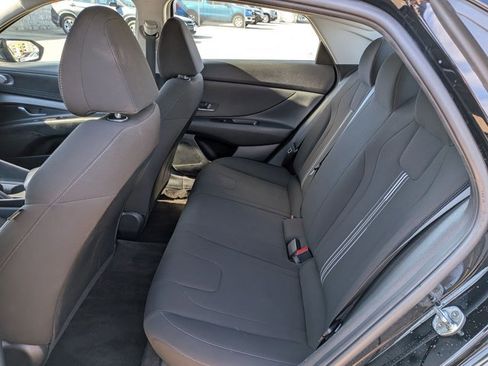 Used 2021 Hyundai Elantra SEL image 18