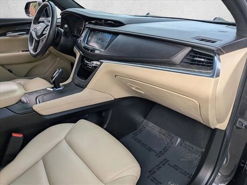 Used 2018 Cadillac XT5 FWD image 20