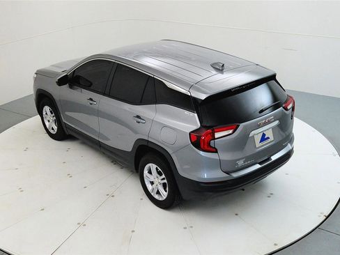 Used 2024 GMC Terrain SLE image 15