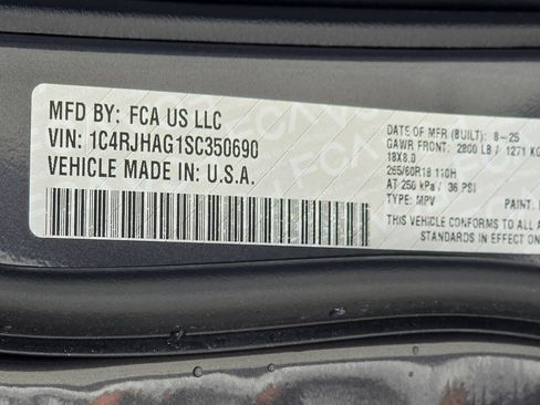 Used 2025 Jeep Grand Cherokee Laredo X AWD/4WD image 21