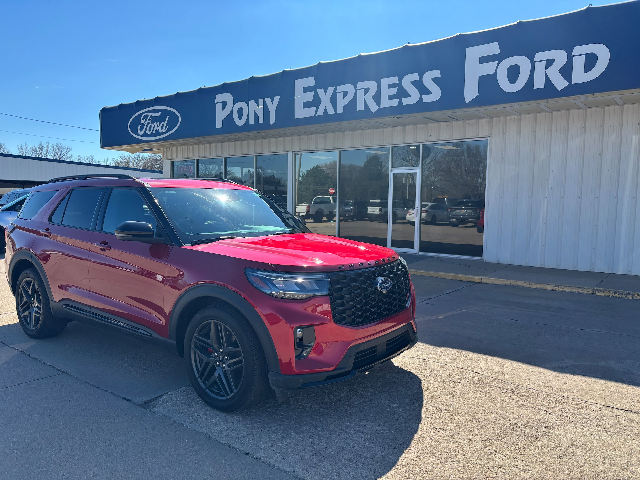 Used 2025 Ford Explorer ST AWD/4WD image 1