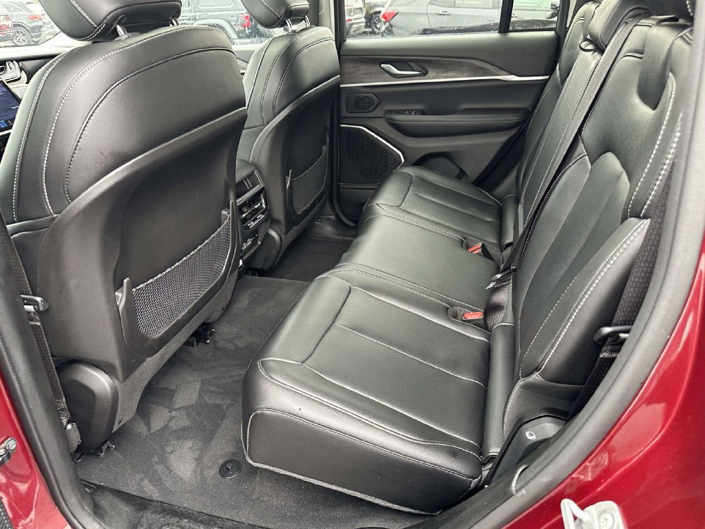 Used 2023 Jeep Grand Cherokee 4WD 4xe image 11