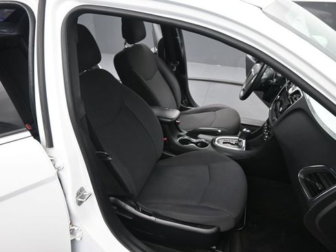 Used 2014 Chrysler 200 Touring image 19