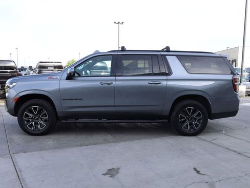 Used 2022 Chevrolet Suburban Z71 w/ Luxury Package AWD/4WD image 3