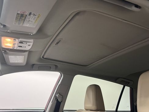 Used 2015 Toyota RAV4 Limited image 8