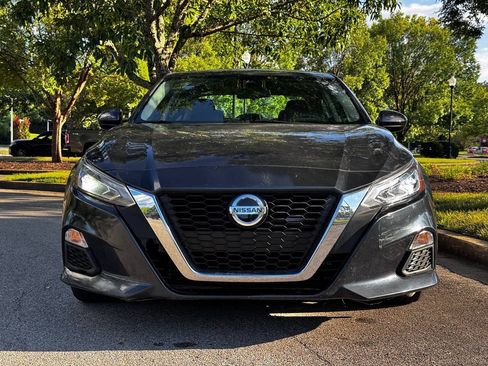Used 2022 Nissan Altima 2.5 SV FWD image 2