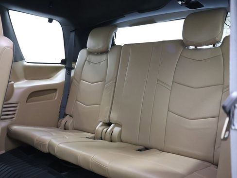 Used 2019 Cadillac Escalade Platinum AWD/4WD image 28
