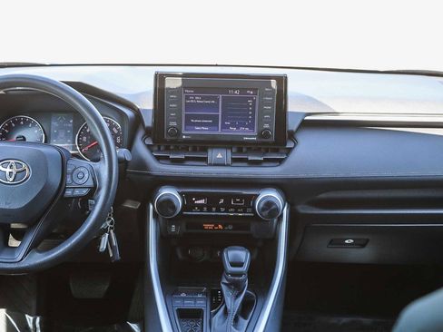Used 2022 Toyota RAV4 LE image 13
