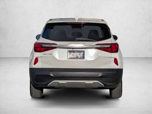 Used 2022 Kia Seltos LX image 7