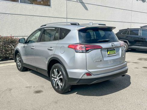 Used 2017 Toyota RAV4 LE image 8