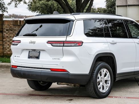 Used 2023 Jeep Grand Cherokee L Limited image 17