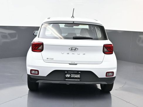 Certified 2026 Hyundai Venue SE FWD image 5