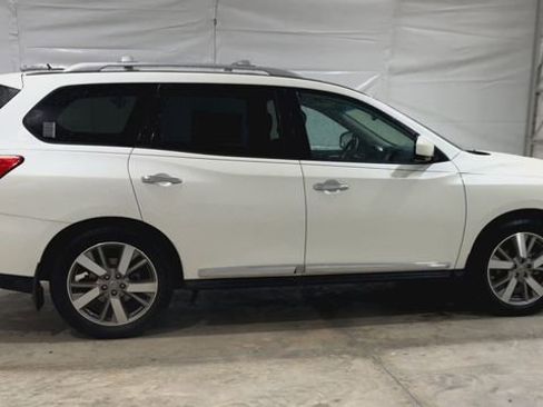 Used 2016 Nissan Pathfinder Platinum image 9