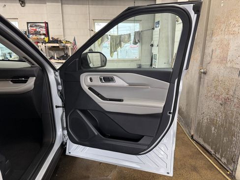 New 2026 Ford Explorer Active w/ Active Comfort Package image 23