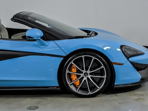 Used 2018 McLaren 570S Spider image 13