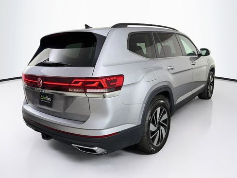 Used 2025 Volkswagen Atlas SE FWD image 9
