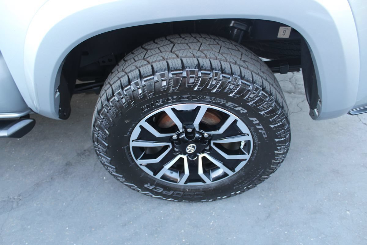 Used 2021 Toyota Tacoma TRD Sport w/ Technology Package AWD/4WD image 15