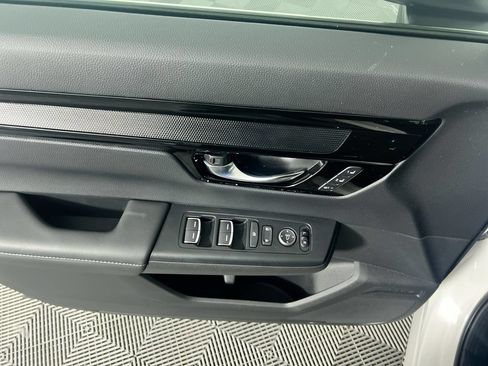 Used 2025 Honda CR-V EX-L image 10