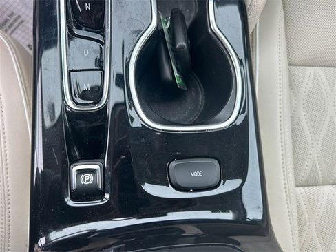 Used 2022 Buick Envision Avenir w/ Technology Package II image 29