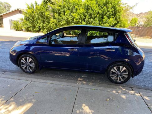 Used 2016 Nissan Leaf SV FWD image 14