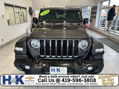 Used 2024 Jeep Wrangler Sport S image 2
