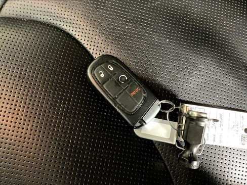 Used 2022 Jeep Cherokee Latitude Lux FWD image 30