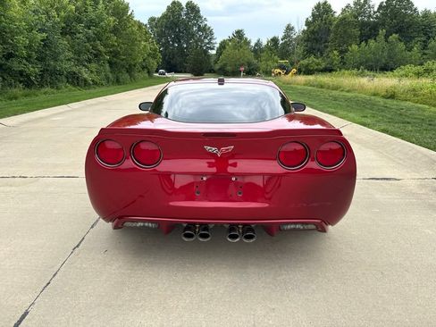 Used 2005 Chevrolet Corvette Coupe w/ Preferred Equipment Group RWD image 7