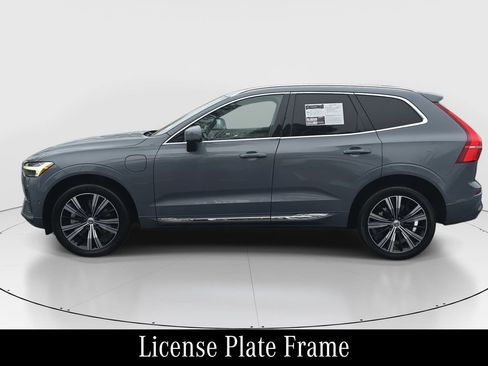 Used 2022 Volvo XC60 T8 Inscription w/ Advanced Package image 9