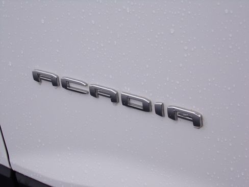 Used 2023 GMC Acadia SLE w/ Driver Convenience Package image 10