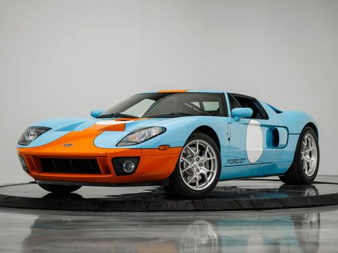 Used 2006 Ford GT image 10