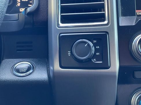 Used 2015 Ford F150 Platinum w/ Equipment Group 701A Luxury AWD/4WD image 13
