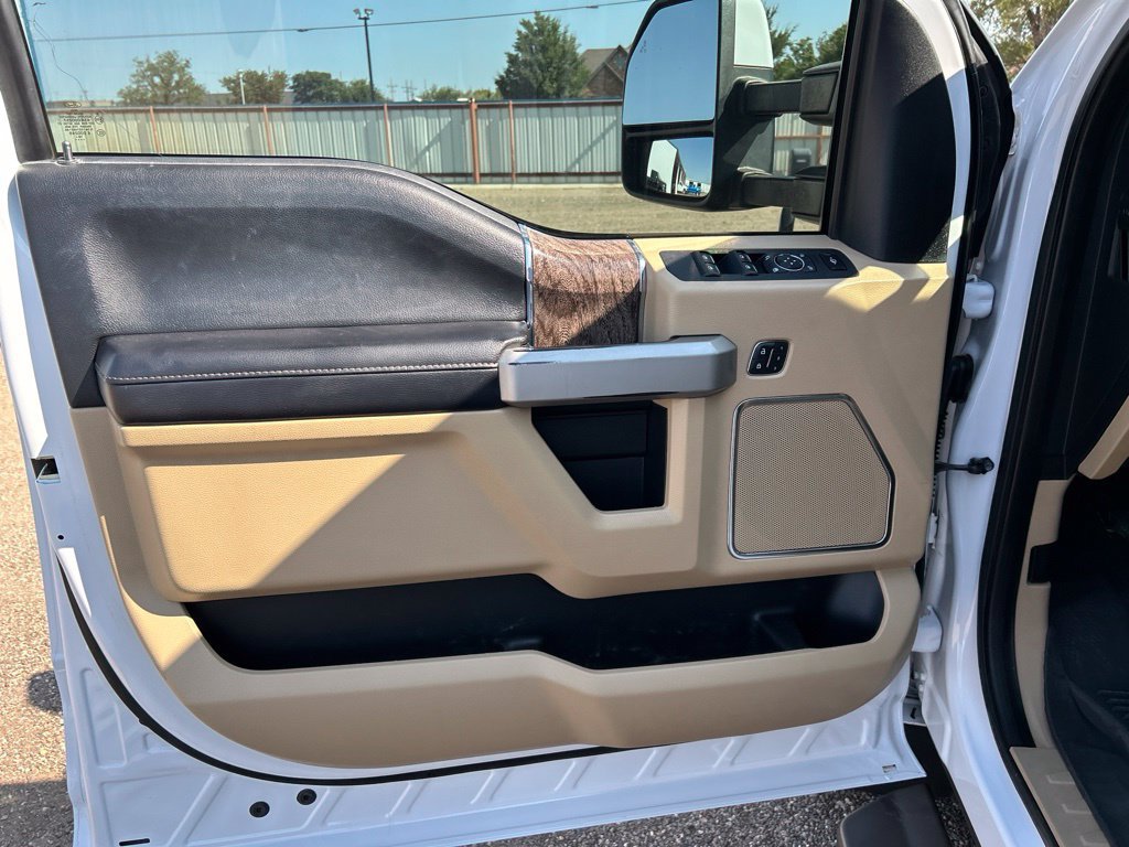 Used 2019 Ford F250 Lariat w/ Lariat Ultimate Package AWD/4WD image 12