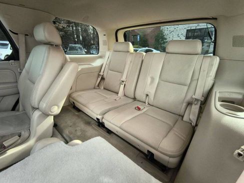 Used 2007 Cadillac Escalade AWD w/ Information Package image 14