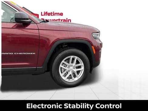 Used 2025 Jeep Grand Cherokee Laredo X image 9