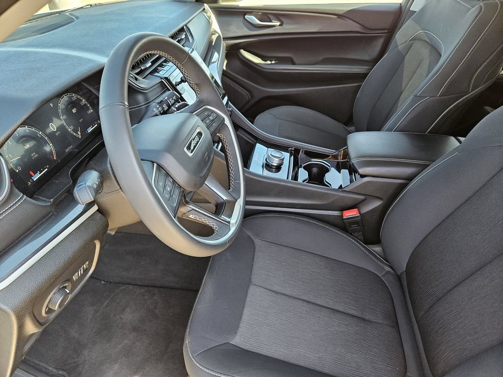 Used 2023 Jeep Grand Cherokee L Laredo AWD/4WD image 14