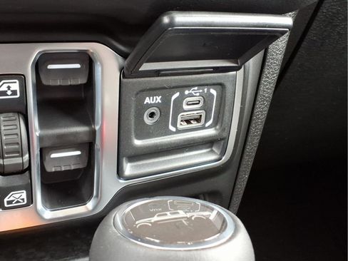 New 2026 Jeep Gladiator Sport image 23