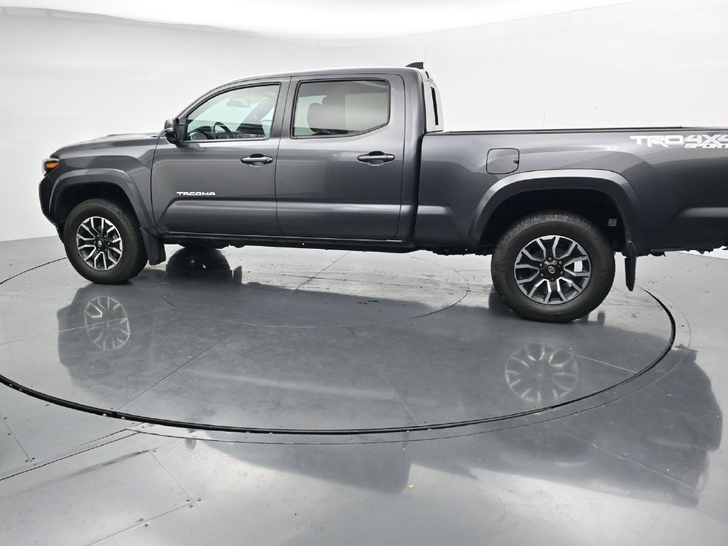 Used 2023 Toyota Tacoma TRD Sport w/ TRD Premium Sport Package AWD/4WD image 5